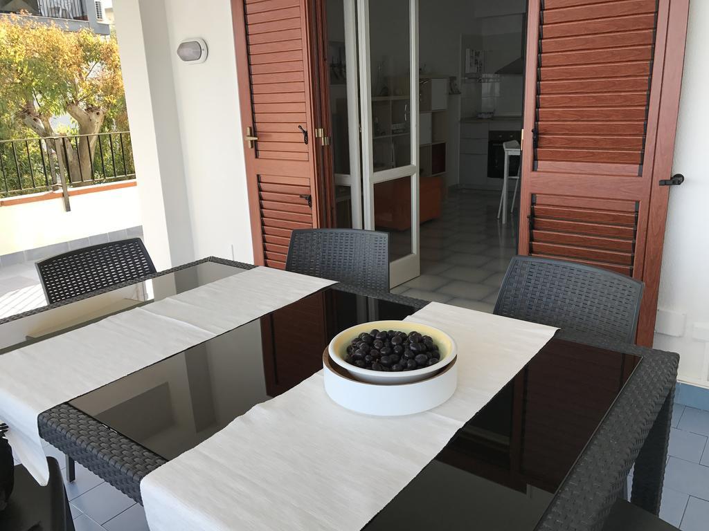 Casa Paloma Lägenhet Letojanni Exteriör bild