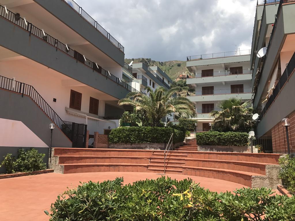 Casa Paloma Lägenhet Letojanni Exteriör bild